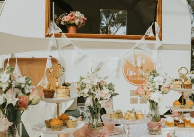 vintage caravan for hire Melbourne and surrounding regions for functions, birthdays, engagement parties and weddings
