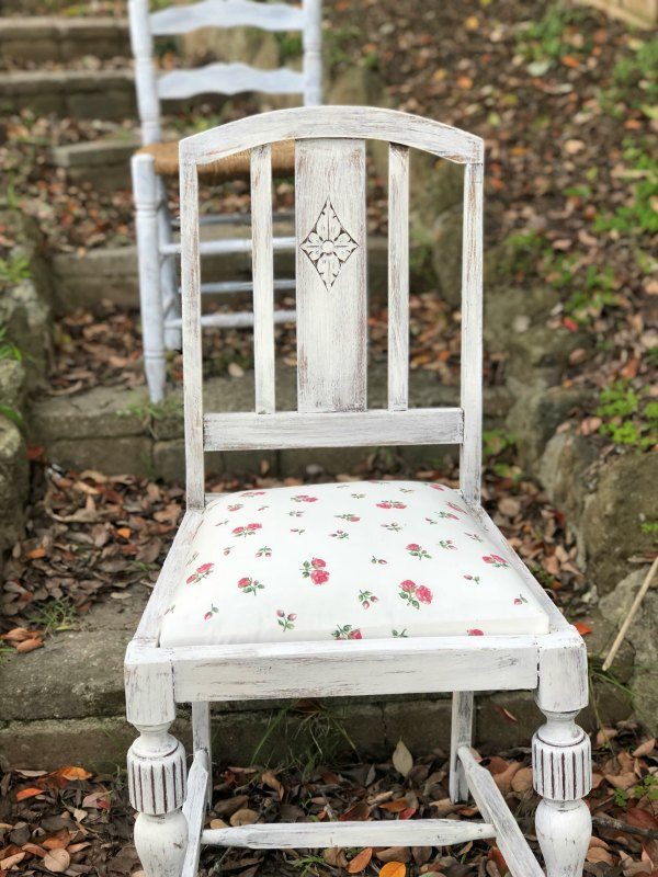 vintage chairs for hire floral